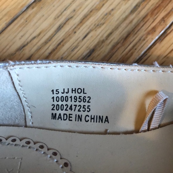 Janie and Jack silver flats size 9 - Picture 3 of 6